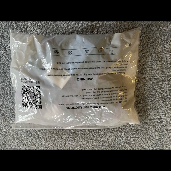 One piece tropical bathing suit - Picture 6 of 6